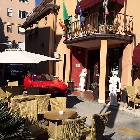 Hotel Delle Rose Местре Экстерьер фото