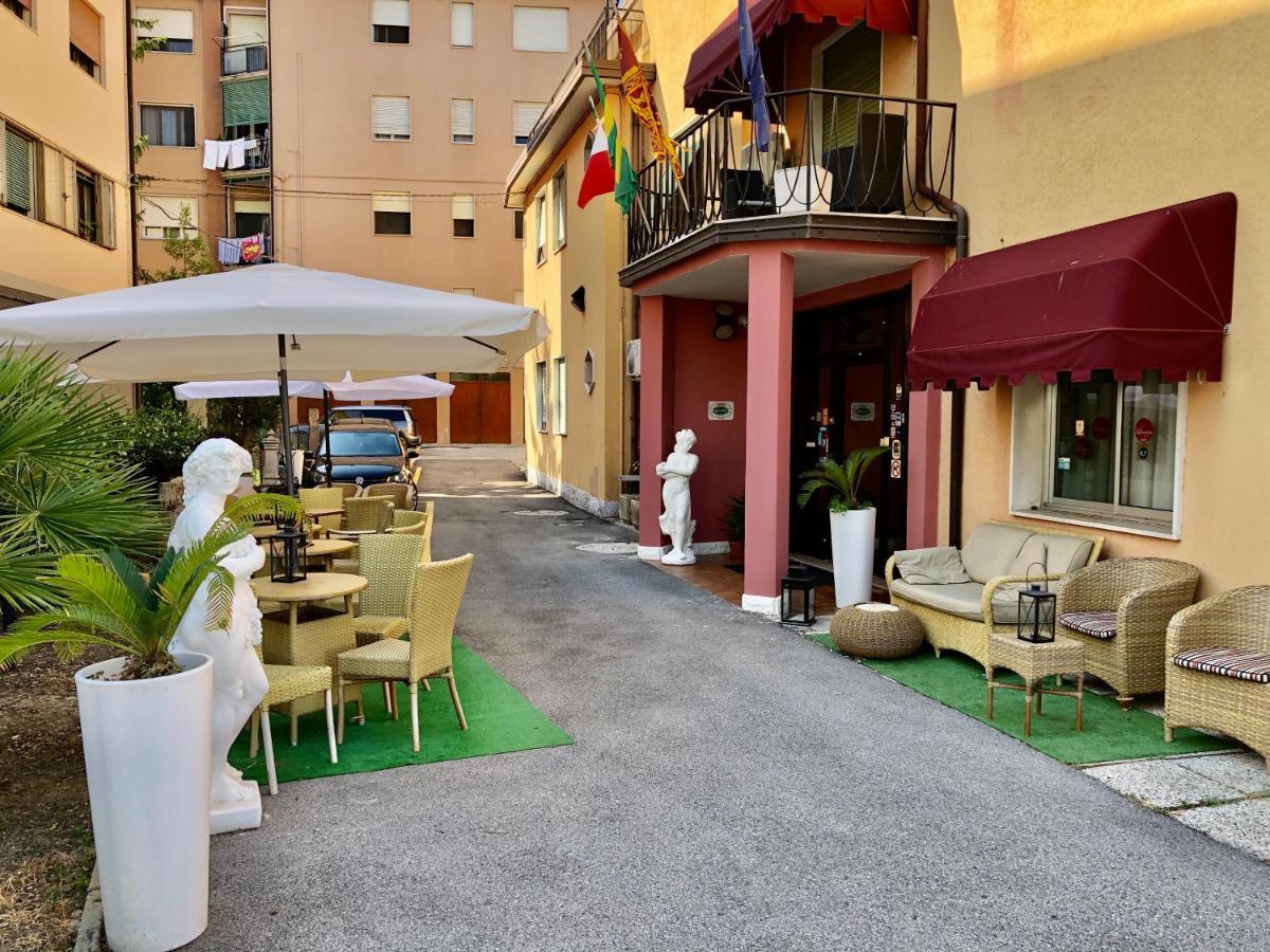 Hotel Delle Rose Местре Экстерьер фото