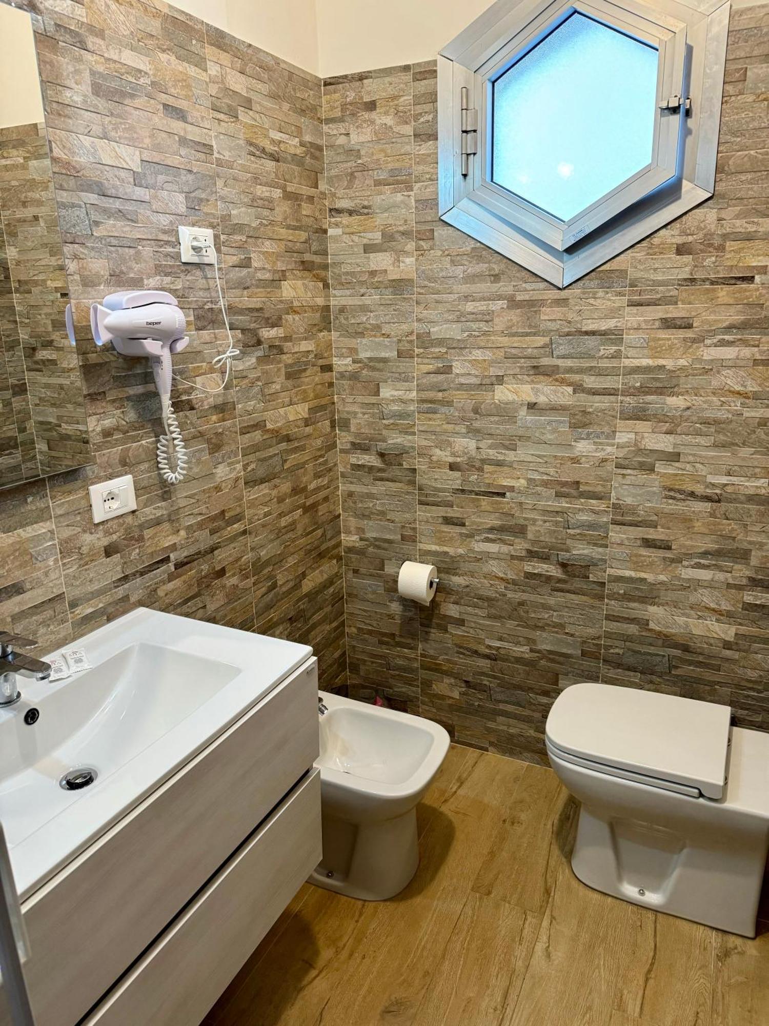 Hotel Delle Rose Местре Экстерьер фото